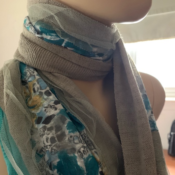 Beautiful scarf - Picture 8 of 8